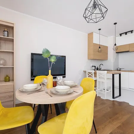 Przytulny Na Wroclawskiej Z Parkingiem W Krakowie By Renters 아파트