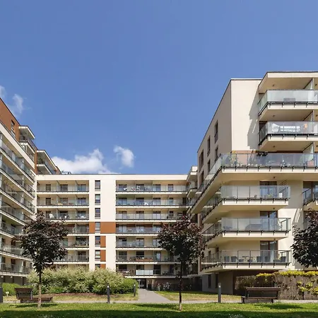 Apartment Przytulny Na Wroclawskiej Z Parkingiem W Krakowie By Renters Krakow